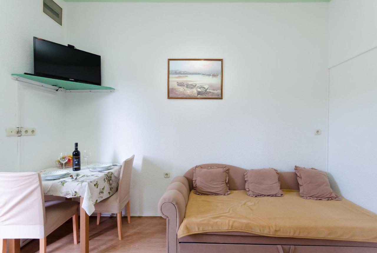 לופאר Apartments Mijatovic מראה חיצוני תמונה